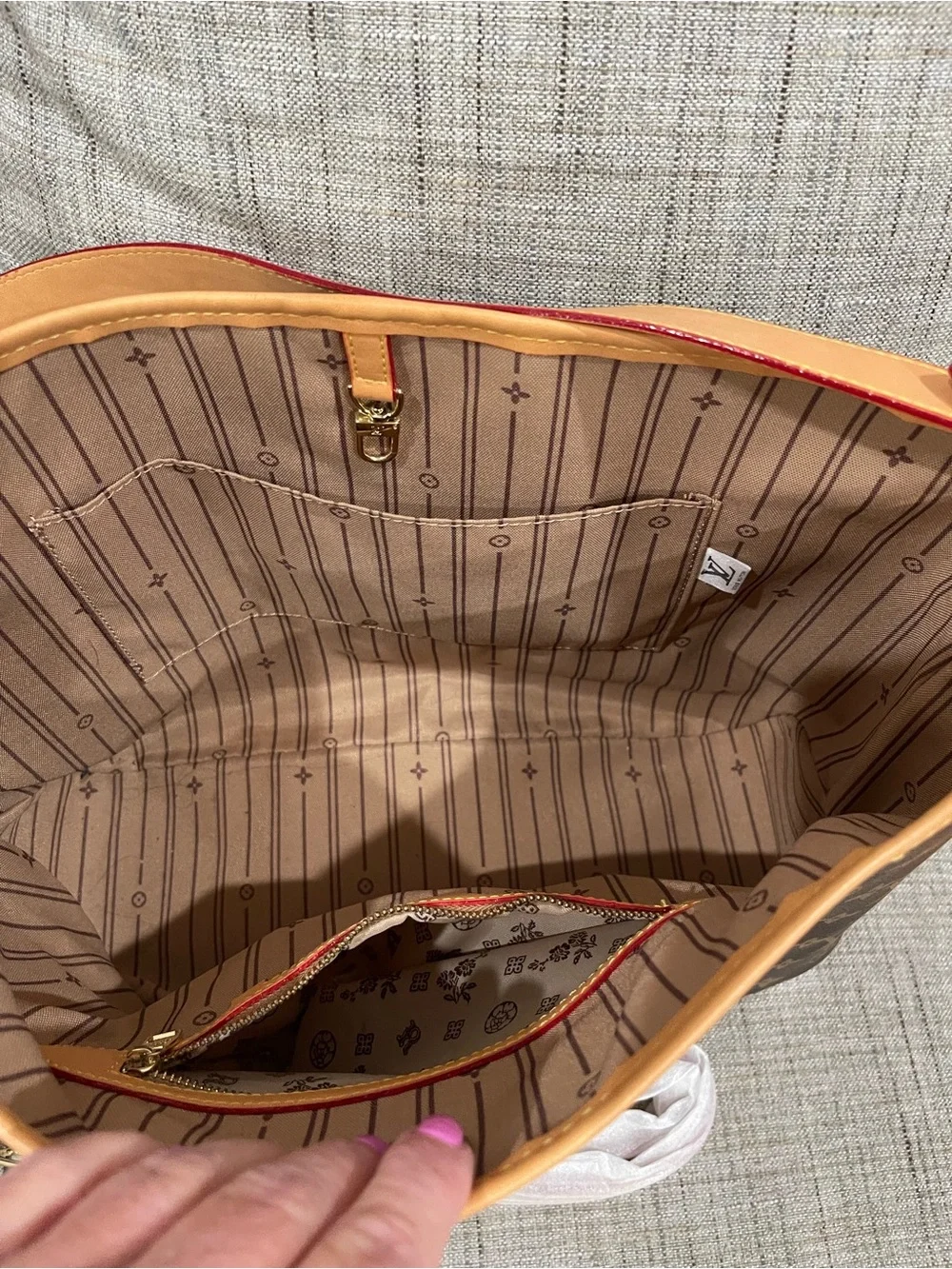 Louis Vuitton knock-off Monogram Canvas Shoulder Bag - Picture 4 of 16